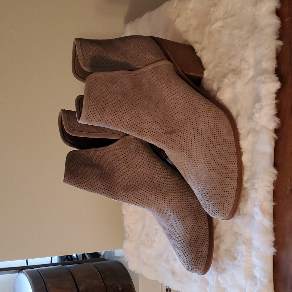 BP Nordstrom Barris Block Heel Grey Suede Bootie!  NEW!